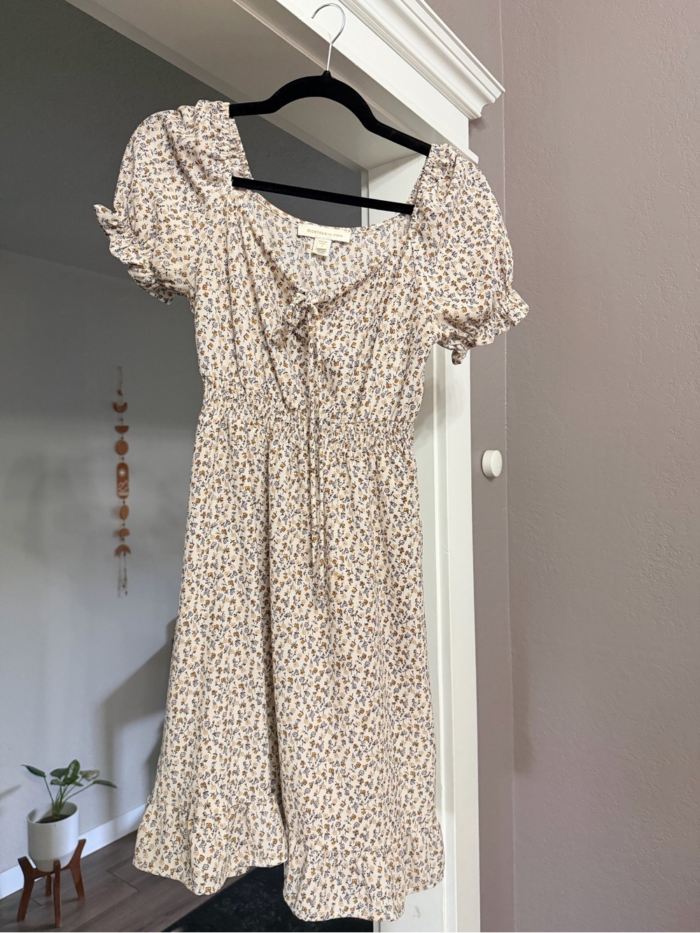Monteau Floral Puff-Sleeve Dress in Cream with Blue & Tan Print